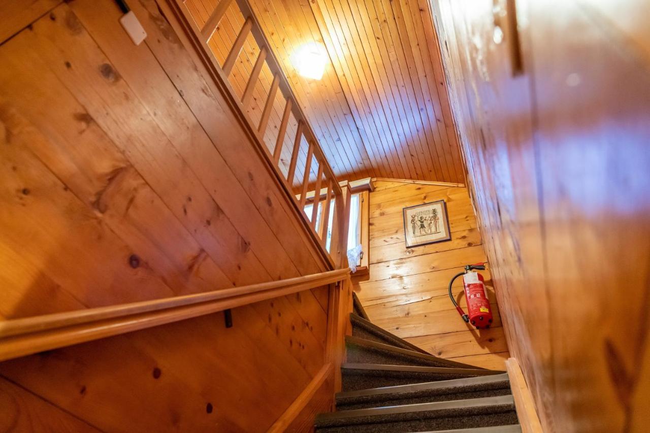 Chalet Bambi "Marchenhaft" Lägenhet Grächen Exteriör bild